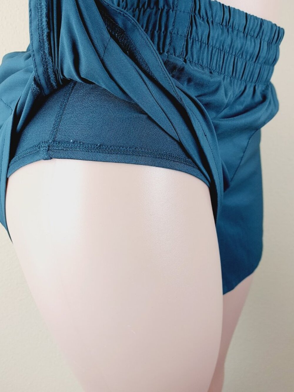 Athleta Women's Teal Elastic Waist Built-In-Sport Running Athletic Shorts Sz S - Picture 8 of 10